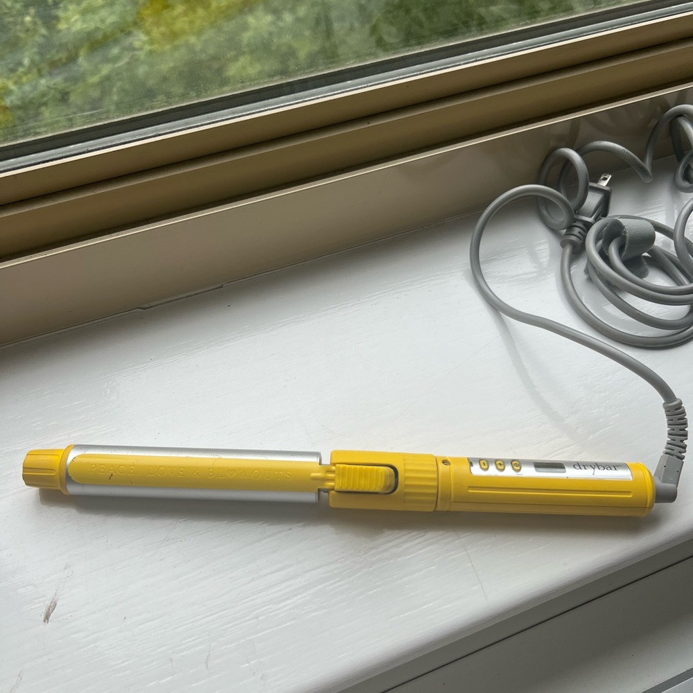 Drybar 3 Day Bender Curling Iron mint condition